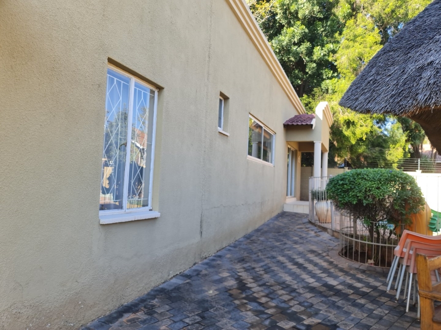 6 Bedroom Property for Sale in Safari Gardens North West